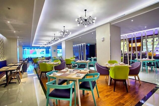 Golden Tulip Essential Makassar - Photo5