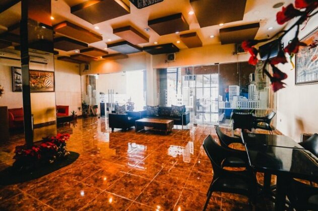 RedDoorz Plus near Sultan Hasanuddin Airport - Photo3