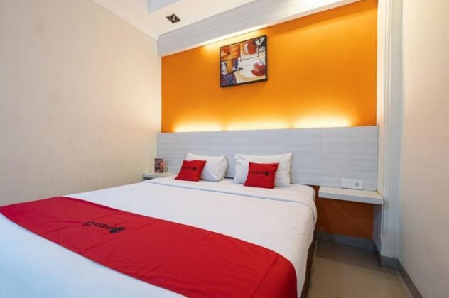 RedDoorz Premium @ Lasinrang Losari - Photo5