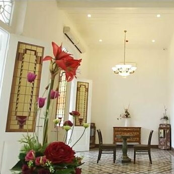 Alimar Hotel Malang - Photo4