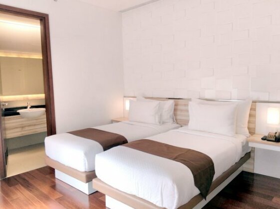 Alimar Hotel Malang - Photo5