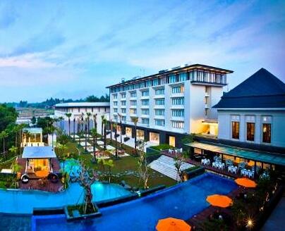 Harris Hotel & Conventions Malang - Photo5