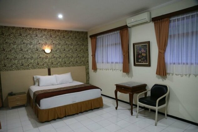 Hotel Aloha Malang - Photo3
