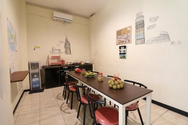 MADOR Malang Dorm Hostel - Photo4