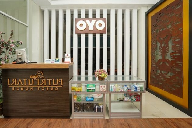OYO 282 Putri Utari Residence - Photo4