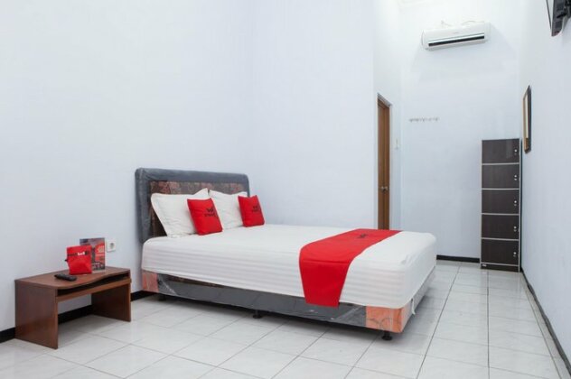 RedDoorz @ Ciliwung Street - Photo2