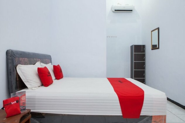 RedDoorz @ Ciliwung Street - Photo3