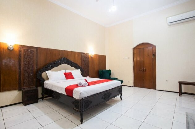 RedDoorz Plus near Brawijaya University - Photo2