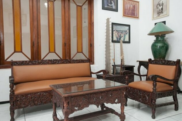 RedDoorz Plus near Brawijaya University - Photo4