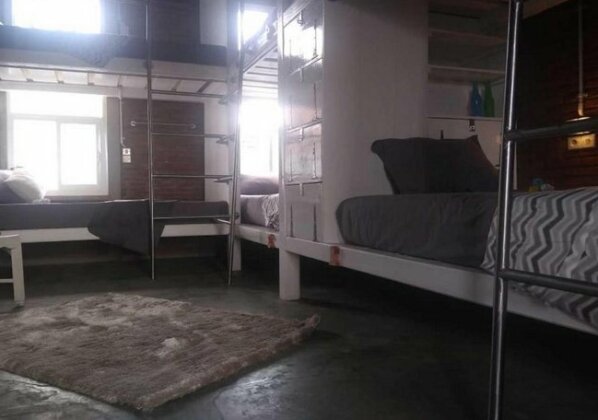 Shelter Hostel Malang - Photo2