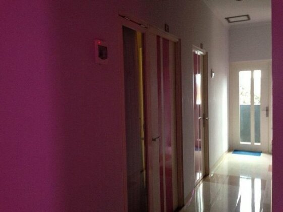 Violet Hotel Malang - Photo2