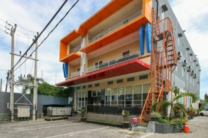 Airy Mapanget AA Maramis Manado