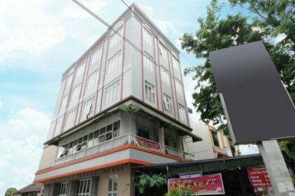 Airy Ranotana Sario Sam Ratulangi 222 Manado