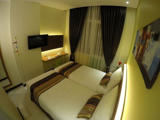 Biz Boulevard Hotel