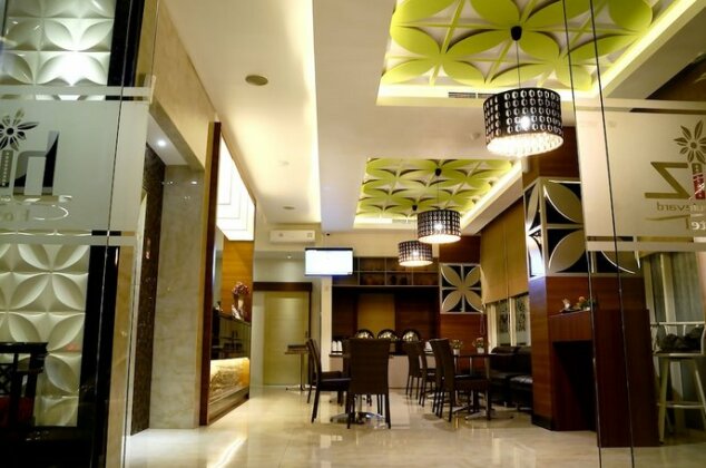 Biz Boulevard Hotel - Photo3