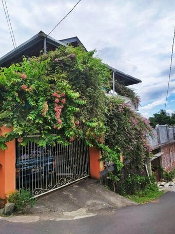 Flower House Manado