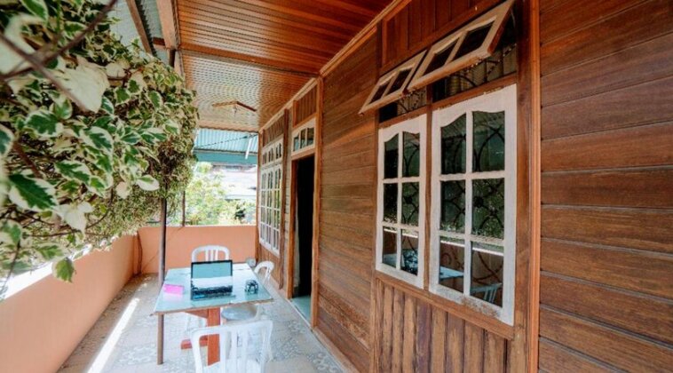Flower House Manado - Photo2