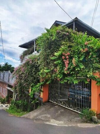 Flower House Manado