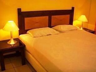 Hotel Central Manado - Photo2