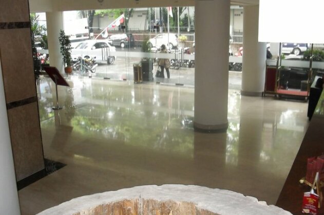 Hotel Gran Central Manado - Photo3