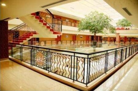 Lion Hotel & Plaza - Photo4