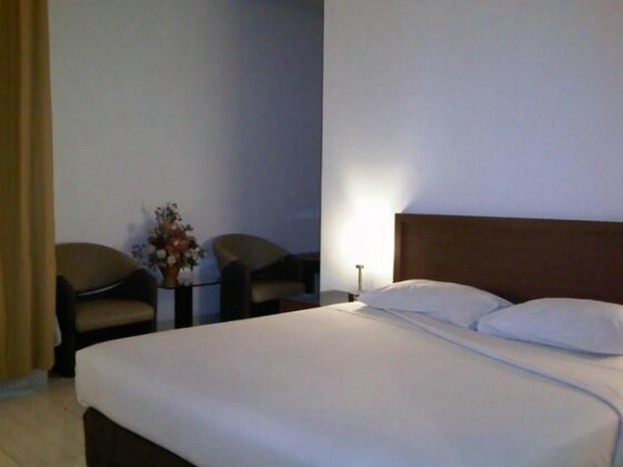 Lucky Inn Hotel - Photo4