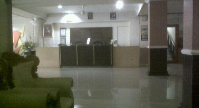 Manado Plaza Hotel - Photo2