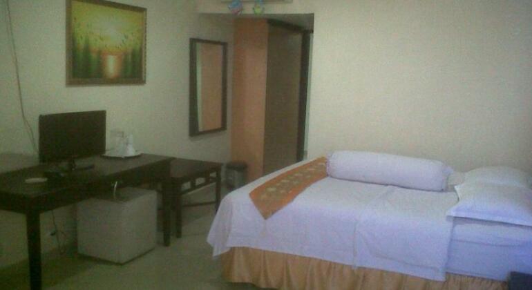Manado Plaza Hotel - Photo3