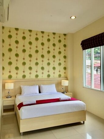 Miracle Hotel Manado - Photo3