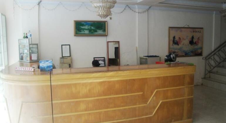 Orion Hotel Manado - Photo2