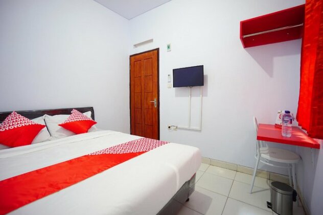 OYO 1064 Manado Airport Residence - Photo2