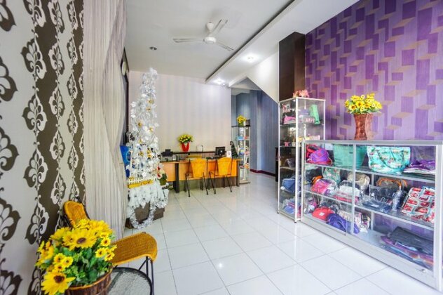 OYO 2526 Hotel D'komo - Photo2