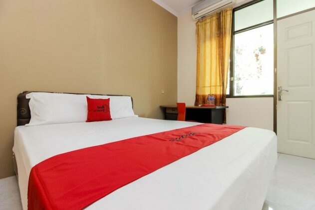 RedDoorz @ Jalan Pramuka Manado - Photo2