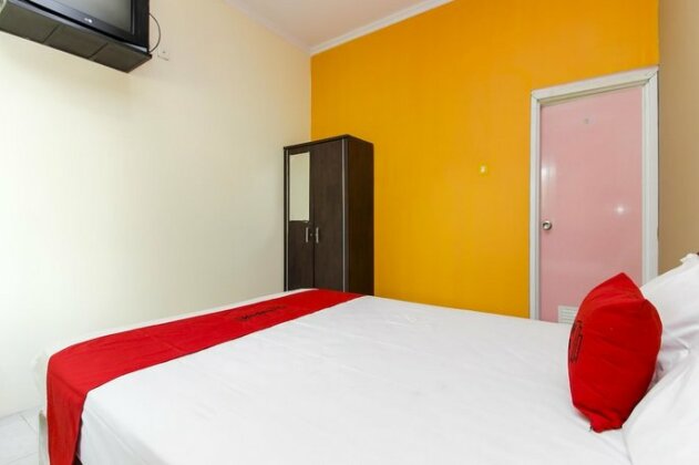 RedDoorz @ Jalan Pramuka Manado - Photo3