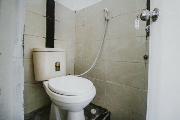 RedDoorz near Politeknik Manado - Photo4