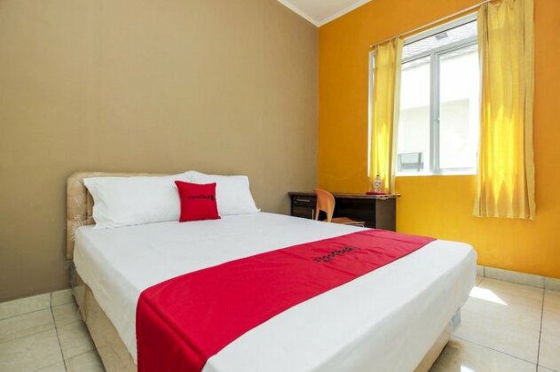 RedDoorz near RSUP Prof Kandou Manado - Photo2