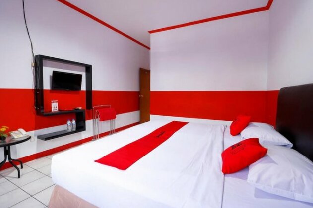 RedDoorz Plus @ Samratulangi Manado - Photo5