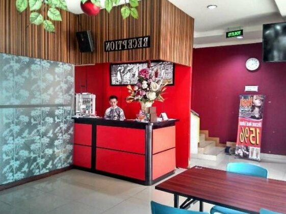 RedDoorz @ Ranotana Manado - Photo2