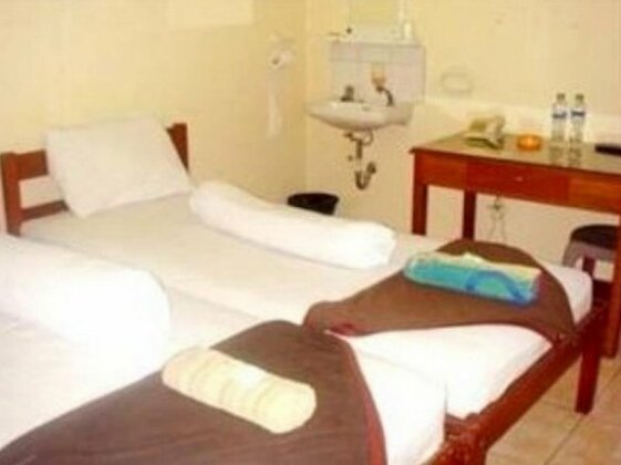 Riverside Hotel Manado - Photo4