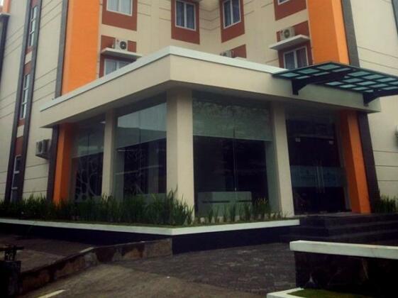 Skyward Hotel - Photo5