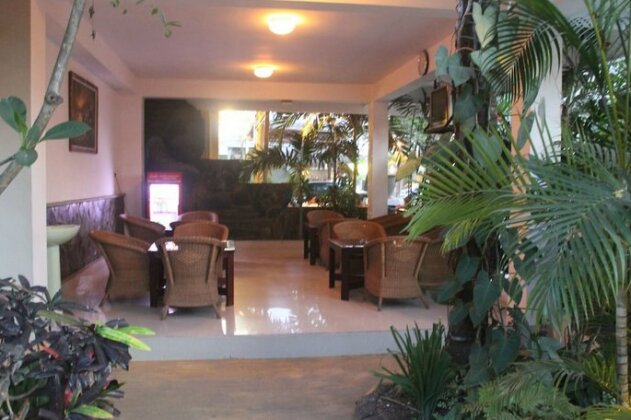 Crown Hotel Mataram - Photo5