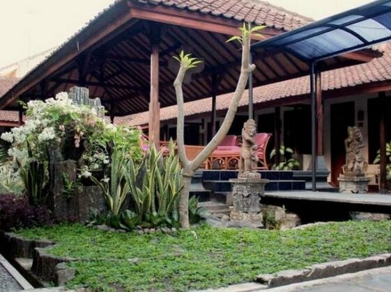 Hotel Ratih - Photo2