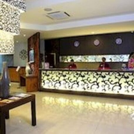Lombok Plaza Hotel and Convention - Photo4