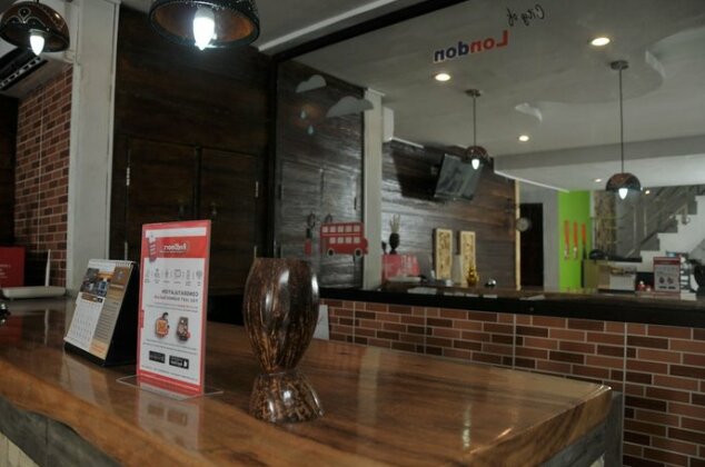 RedDoorz Plus @ Cakranegara - Photo4