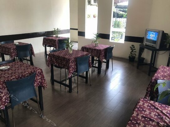 Cherry Pink Hotel - Photo2