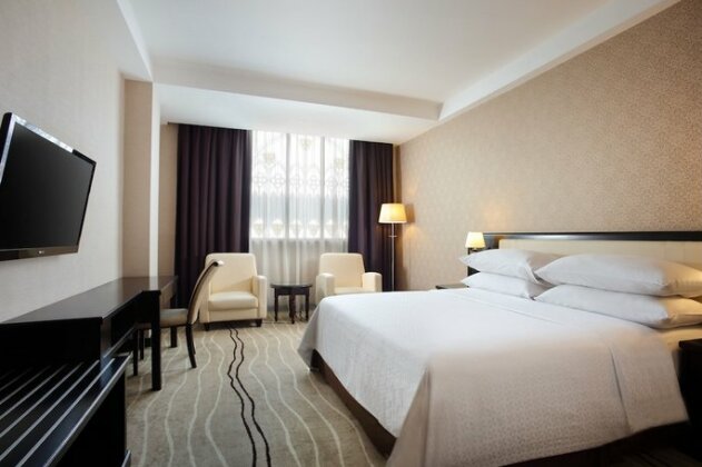 Four Points by Sheraton Medan - Photo4