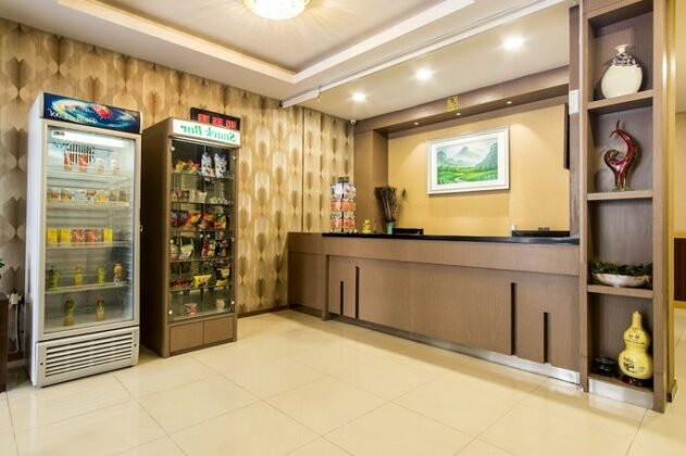 OYO 279 Deli Residence - Photo4