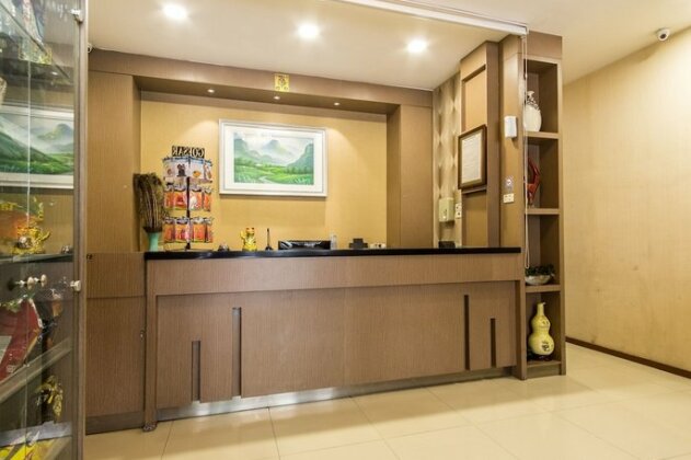 OYO 279 Deli Residence - Photo5