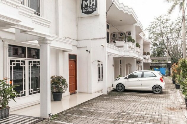 OYO 339 Mojopahit Residence - Photo2