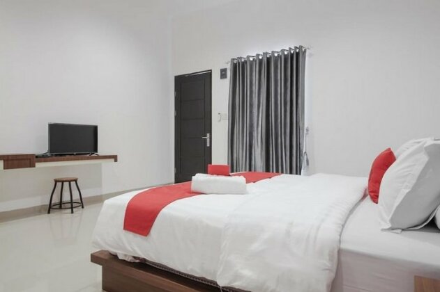 RedDoorz Plus @ Setiabudi Medan - Photo3